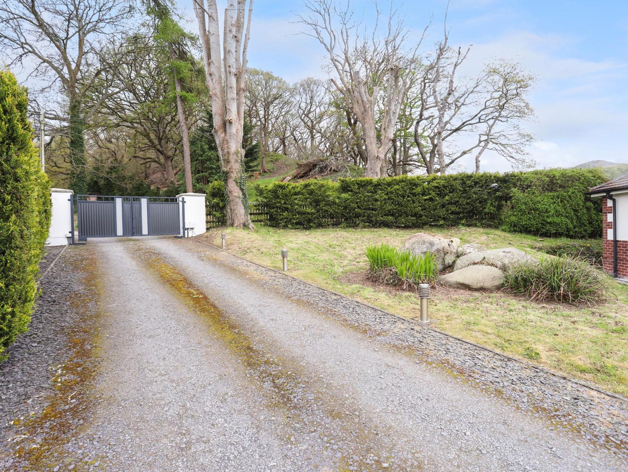 Oakwood Stables Villa Conwy Exterior photo